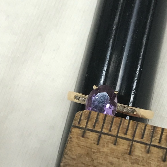 10k Solid Yellow Gold Oval Genuine Amethyst Ring Size 6.5 - Picture 11 of 12